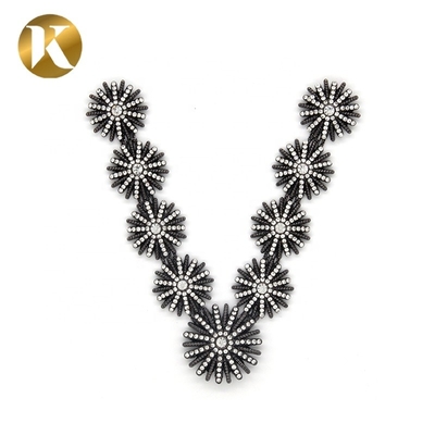 Custom V Shape Decorative Shoe Clips 110mm*95mm Zinc Alloy Material