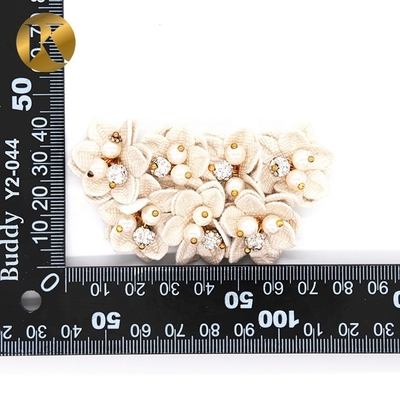 Handmade Ladies Crystal Shoe Buckles Customized Color Special Cloth Material